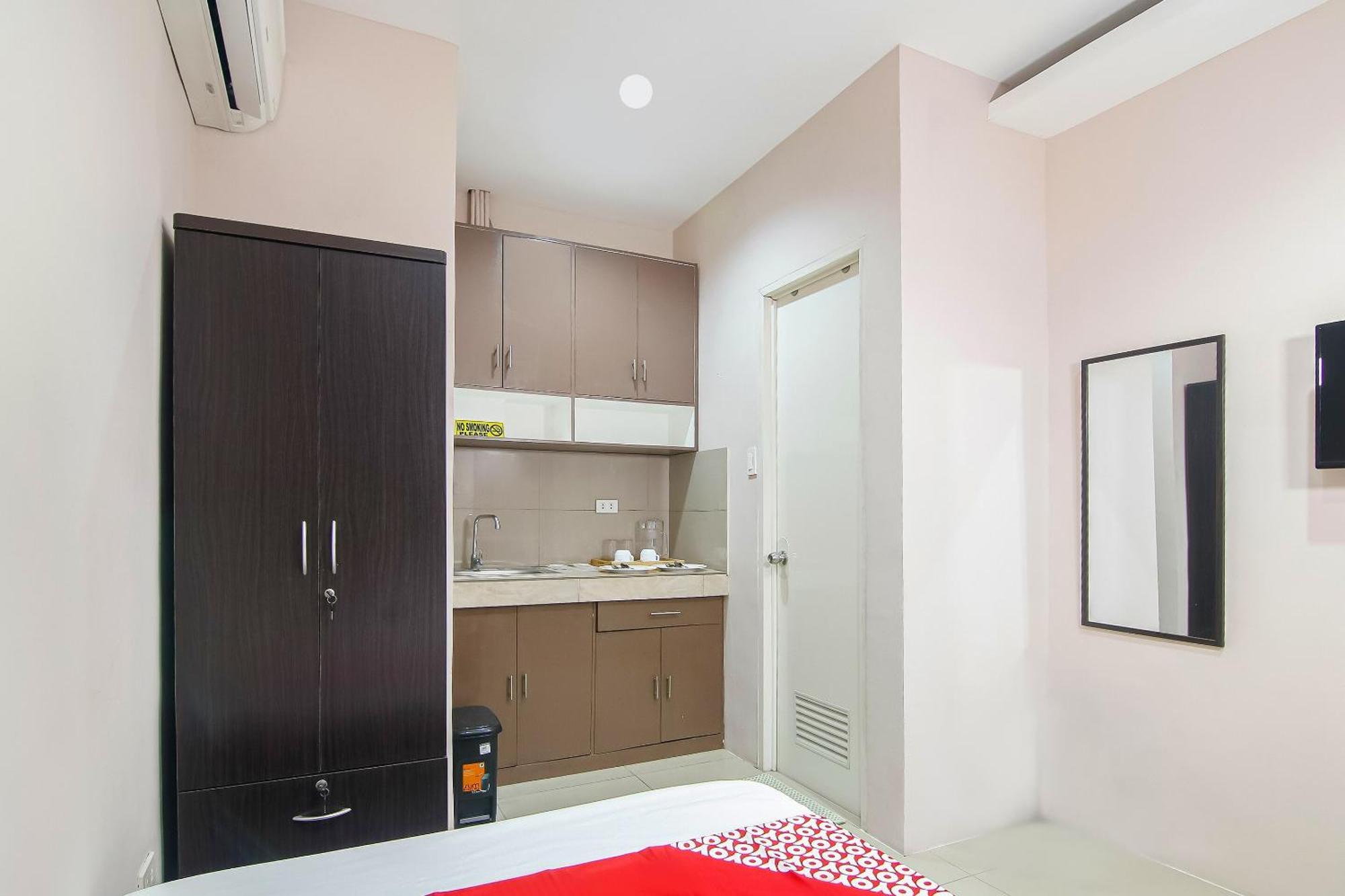 Oyo 766 Ichehan Apartments Manila Bagian luar foto