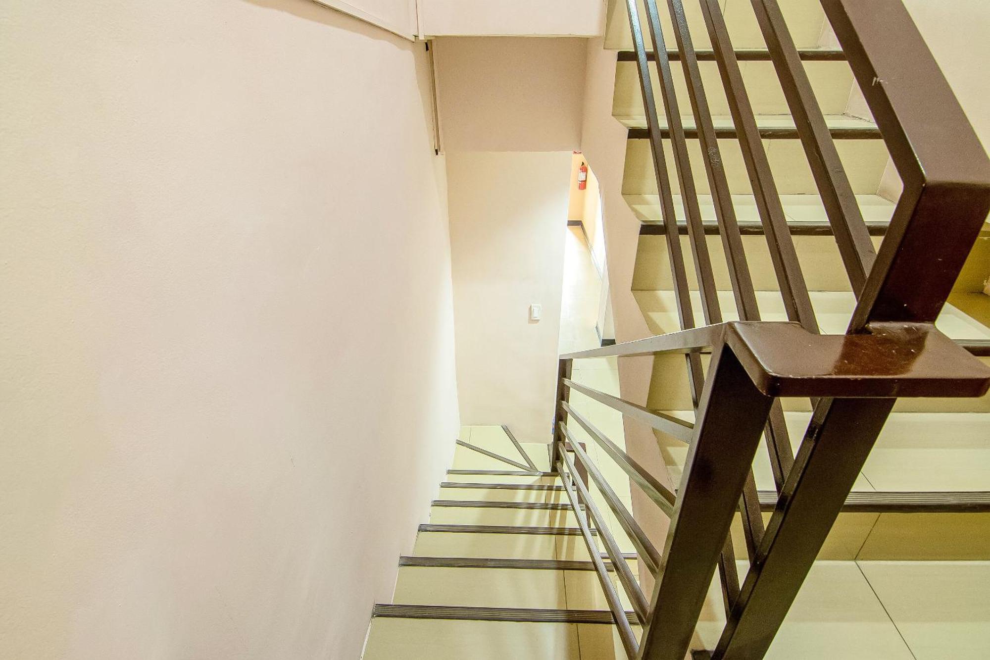 Oyo 766 Ichehan Apartments Manila Bagian luar foto