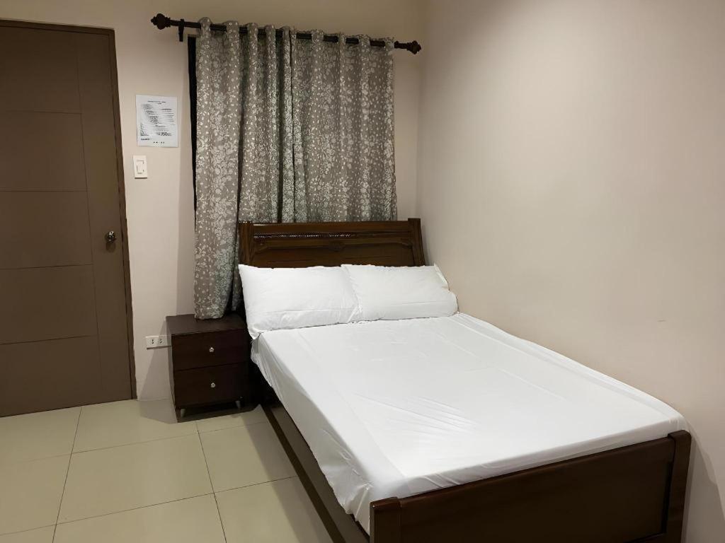 Oyo 766 Ichehan Apartments Manila Bagian luar foto