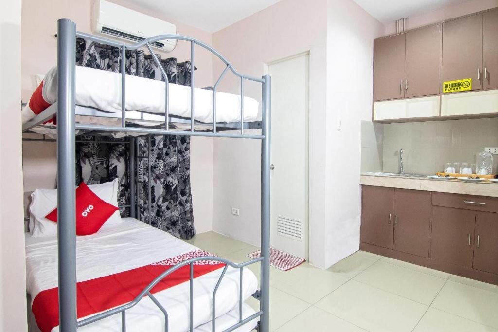 Oyo 766 Ichehan Apartments Manila Bagian luar foto