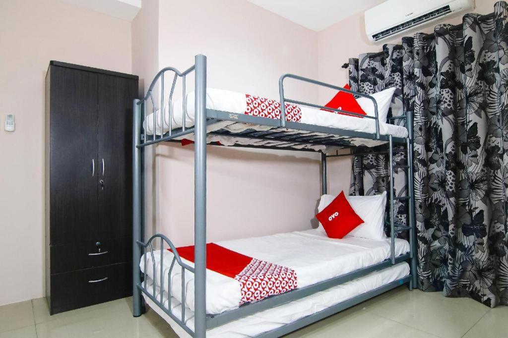 Oyo 766 Ichehan Apartments Manila Bagian luar foto