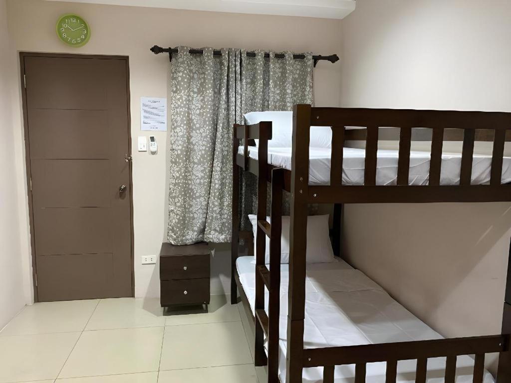 Oyo 766 Ichehan Apartments Manila Bagian luar foto
