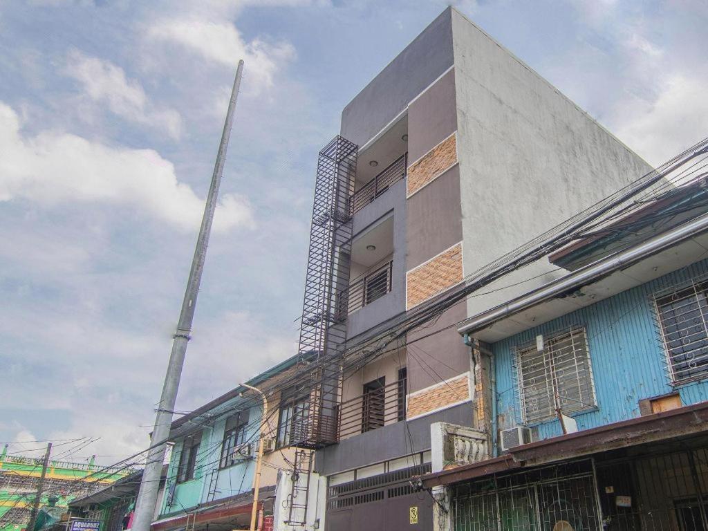 Oyo 766 Ichehan Apartments Manila Bagian luar foto