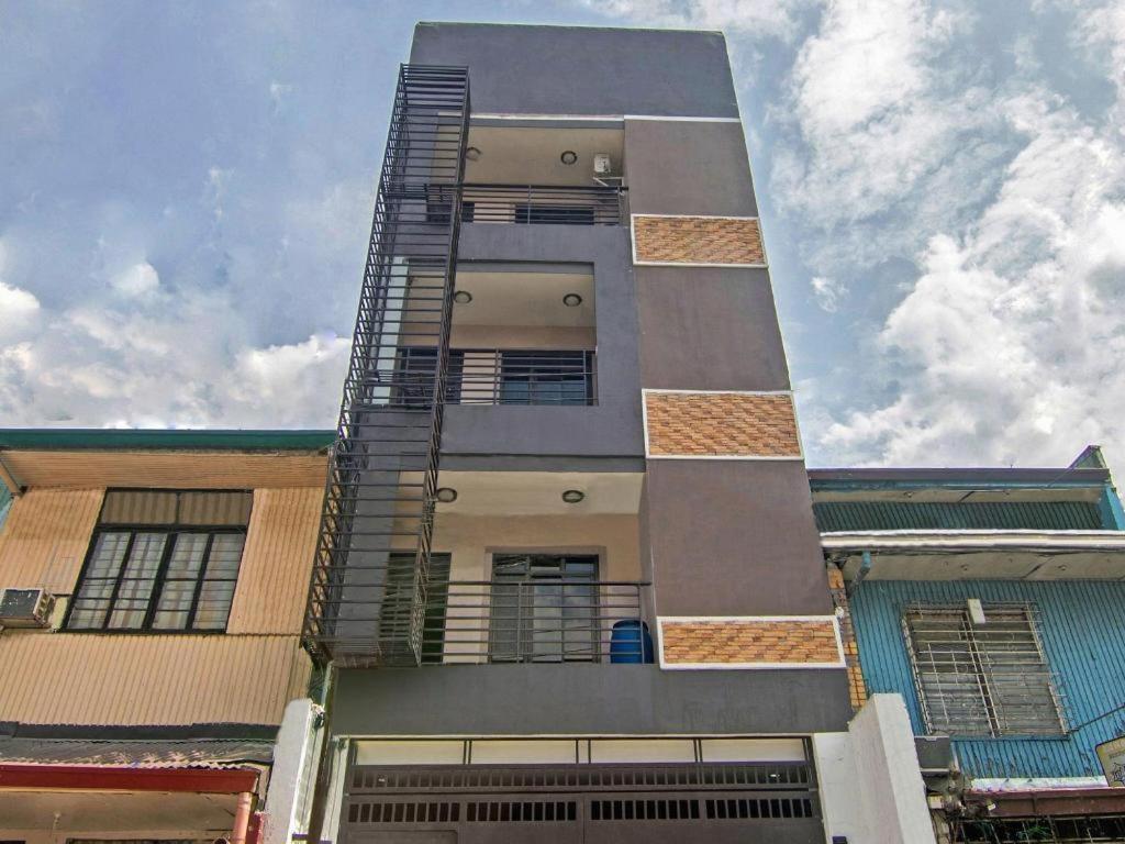 Oyo 766 Ichehan Apartments Manila Bagian luar foto
